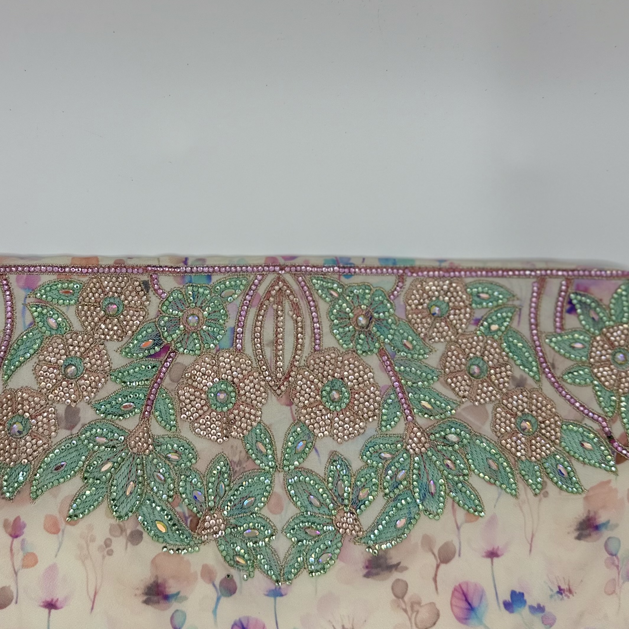 مخور حرير مع شيله غين 3