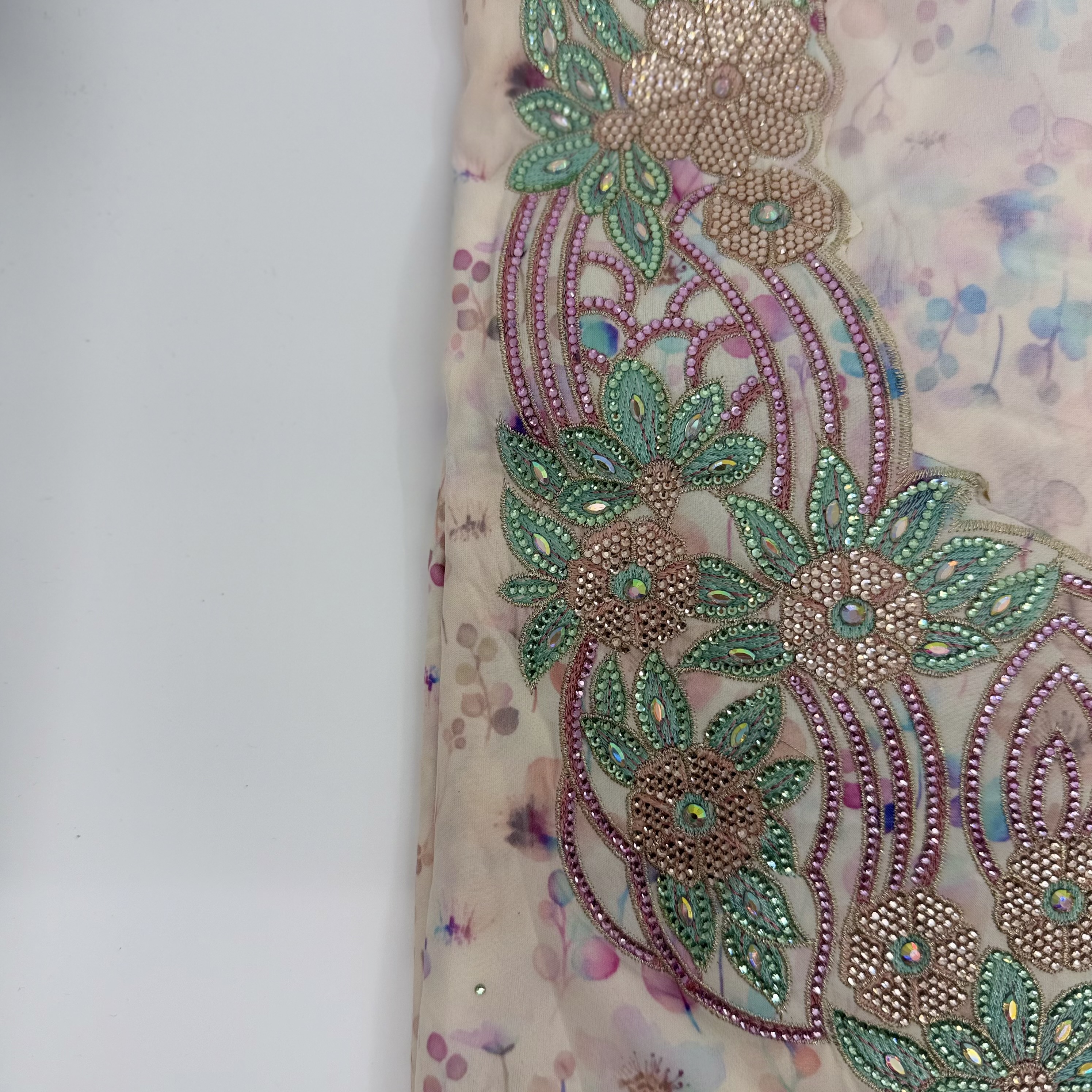 مخور حرير مع شيله غين 3