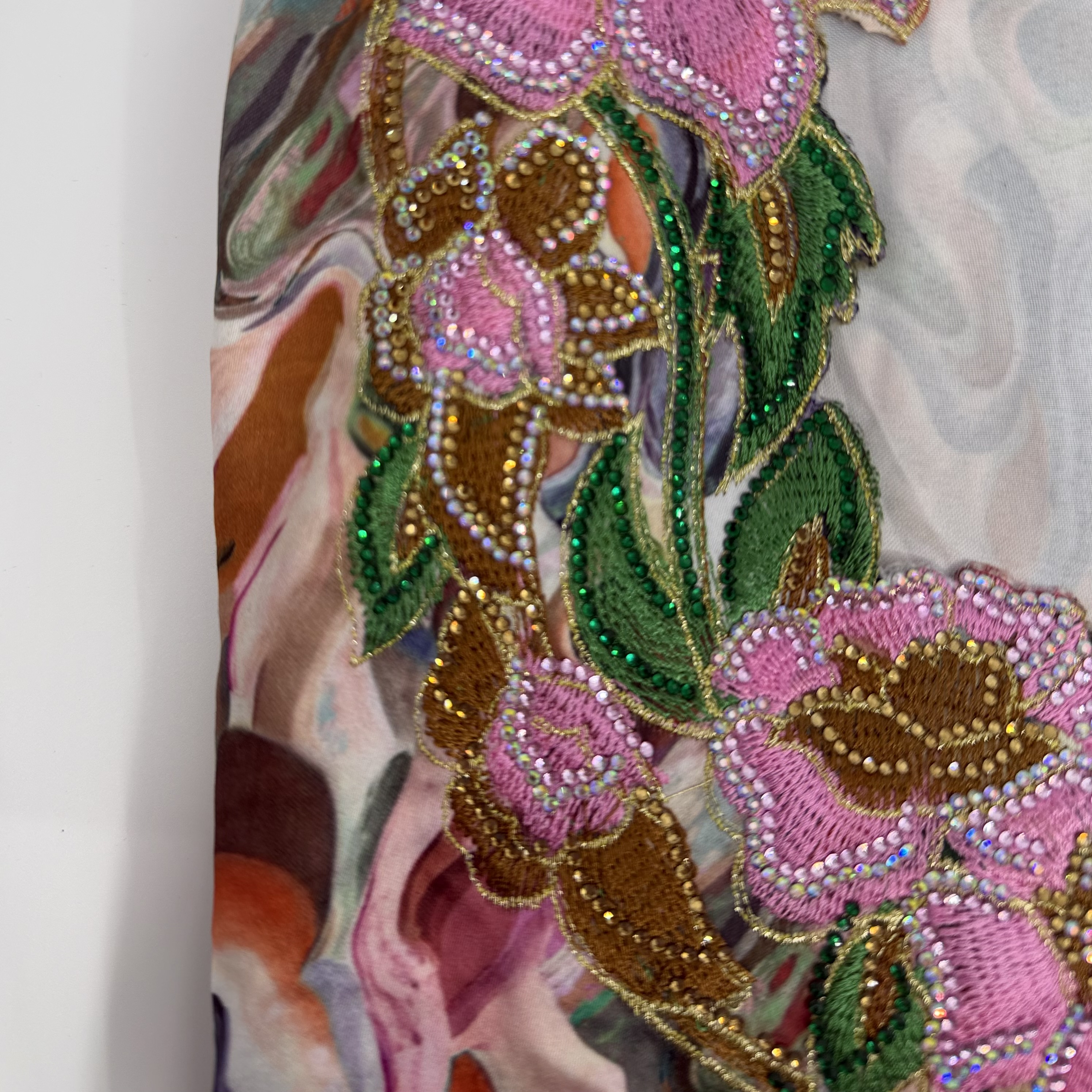 مخور حرير مع شيلة غين 4